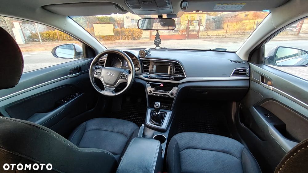 Hyundai Elantra 1.6 Comfort - 7