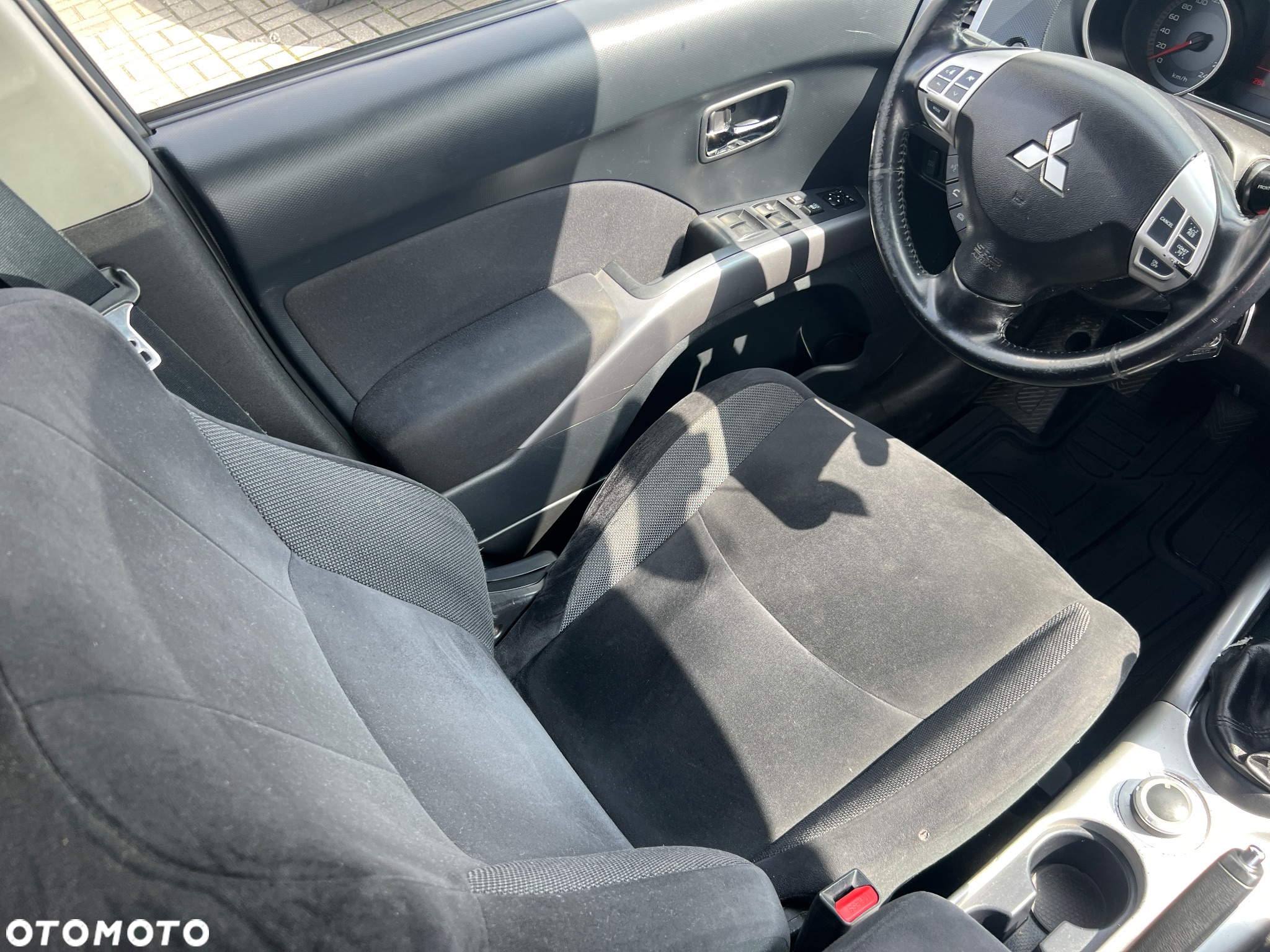 Mitsubishi Outlander 2.0 DI-D 4WD Instyle - 15
