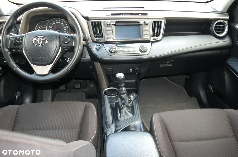 Toyota RAV4 - 6