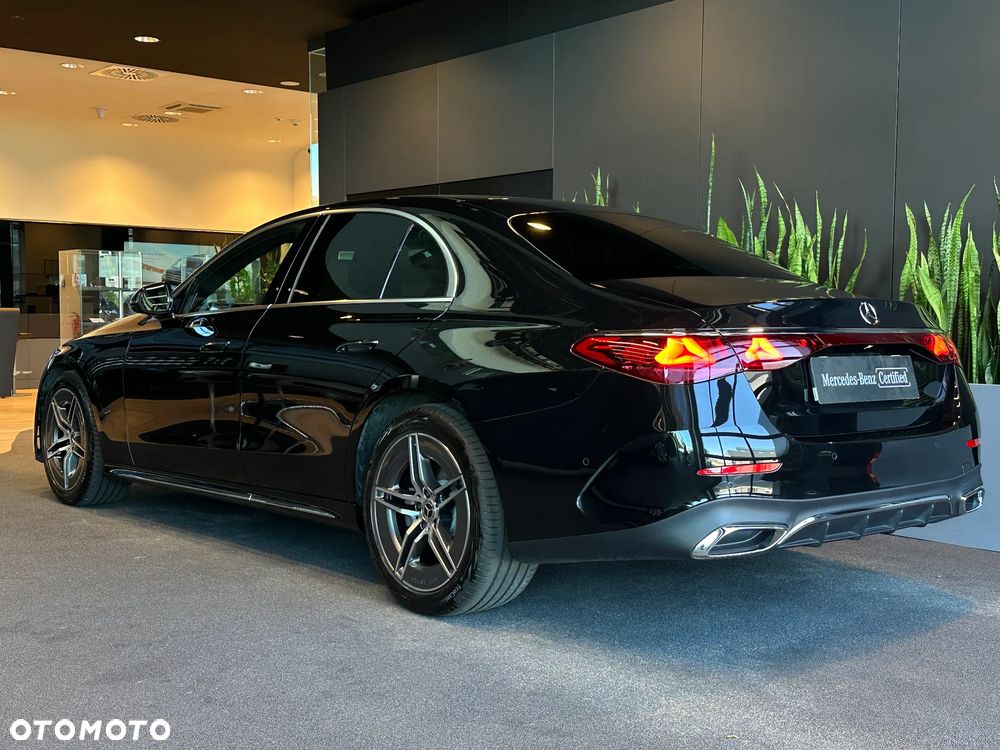Mercedes-Benz Klasa E 220 d mHEV AMG 9G-Tronic - 4