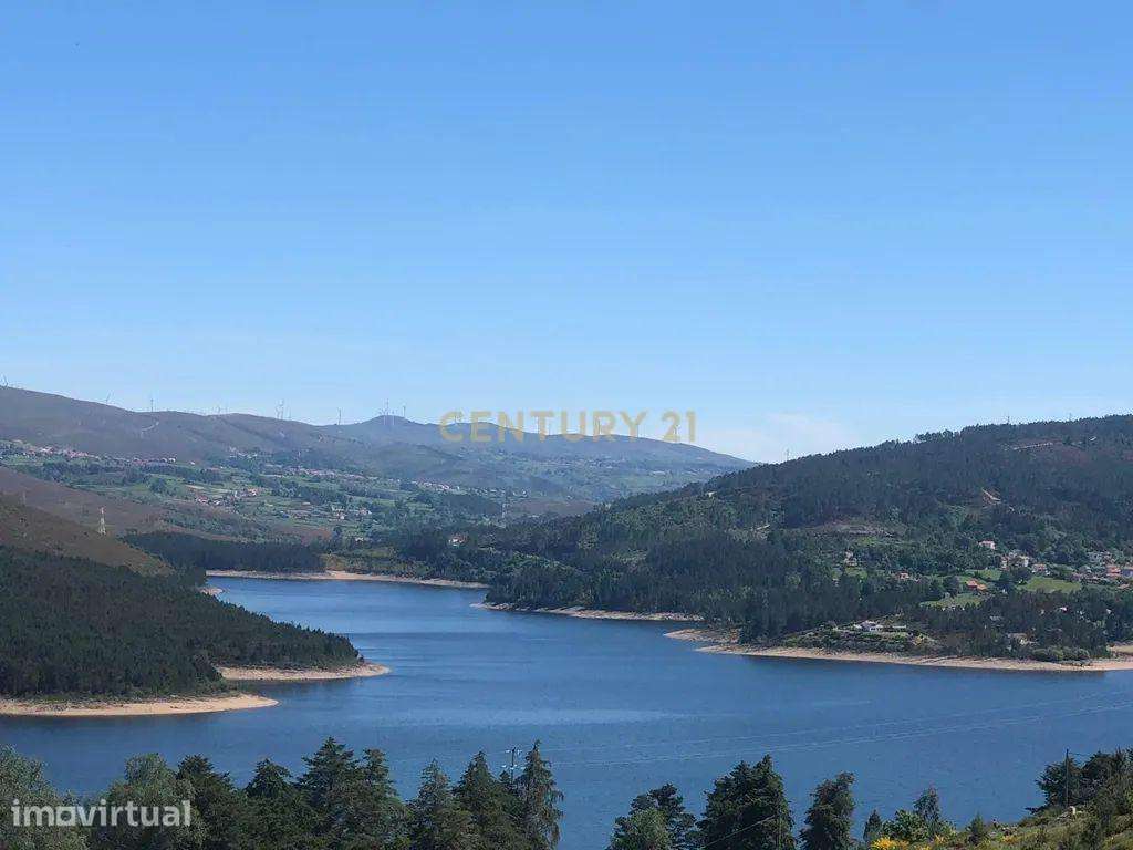 Gerês | Moradia T4 de Luxo com Piscina Privada e Vista Albufeira de Ve - Grande imagem: 4/58
