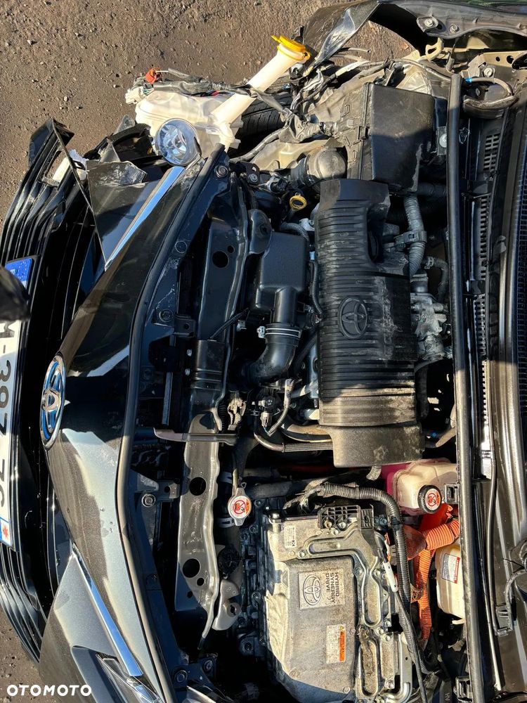 Toyota Yaris Hybrid 100 Dynamic - 10