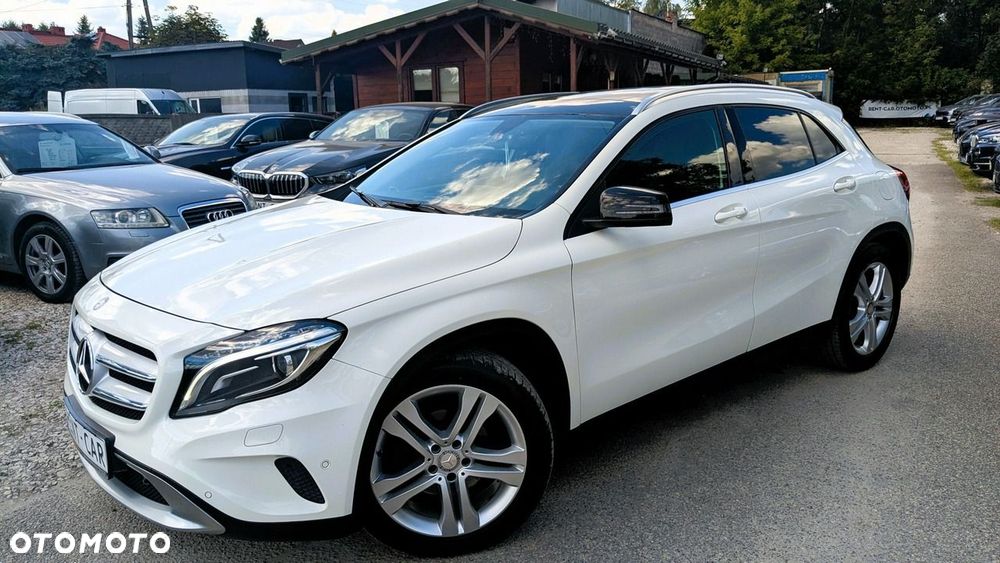 Mercedes-Benz GLA 200 d 4-Matic - 3