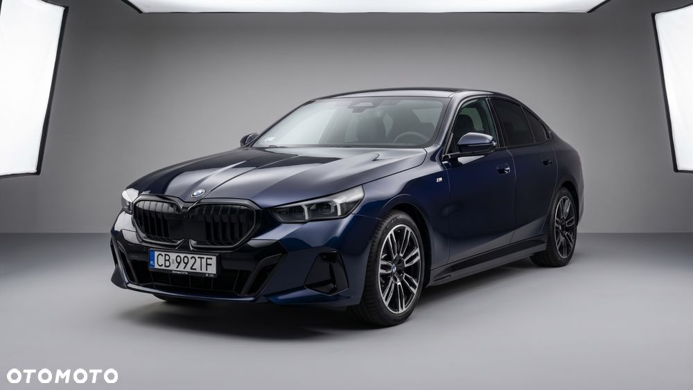 BMW 5 Series 2024 photo 3