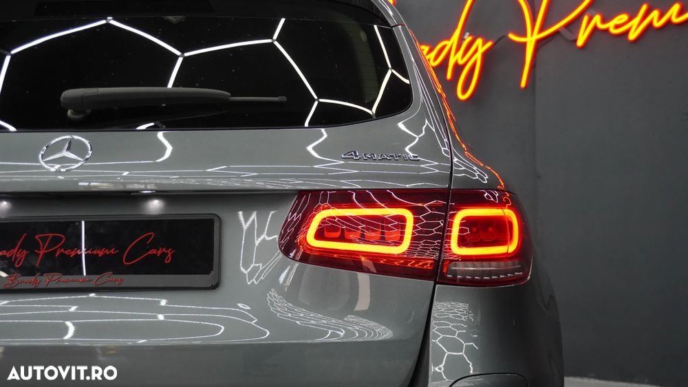 Mercedes-Benz GLC 300 e 4MATIC - 8
