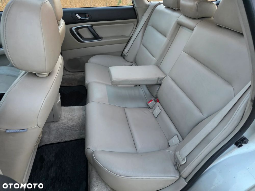 Subaru Outback - 14