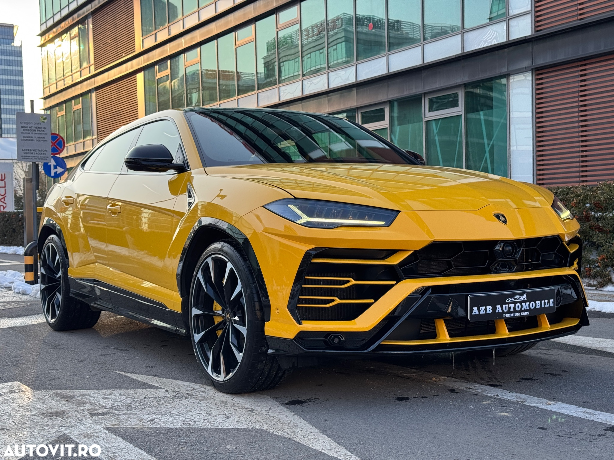 Lamborghini URUS Standard - 8