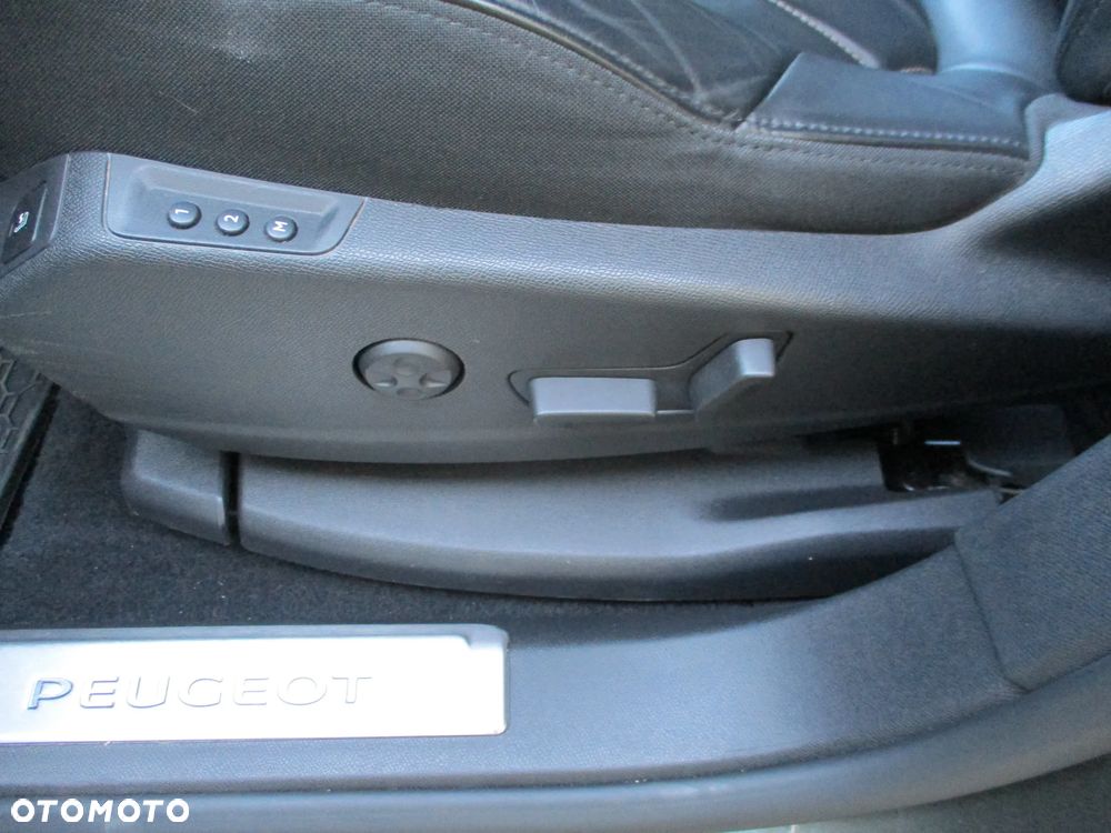 Peugeot 3008 2.0 BlueHDi GT S&S EAT8 - 27