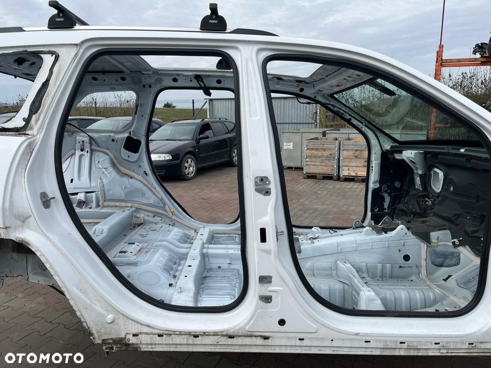 PRÓG PRAWY SŁUPEK ĆWIARTKA JEEP GRAND CHEROKEE WK2 - 1