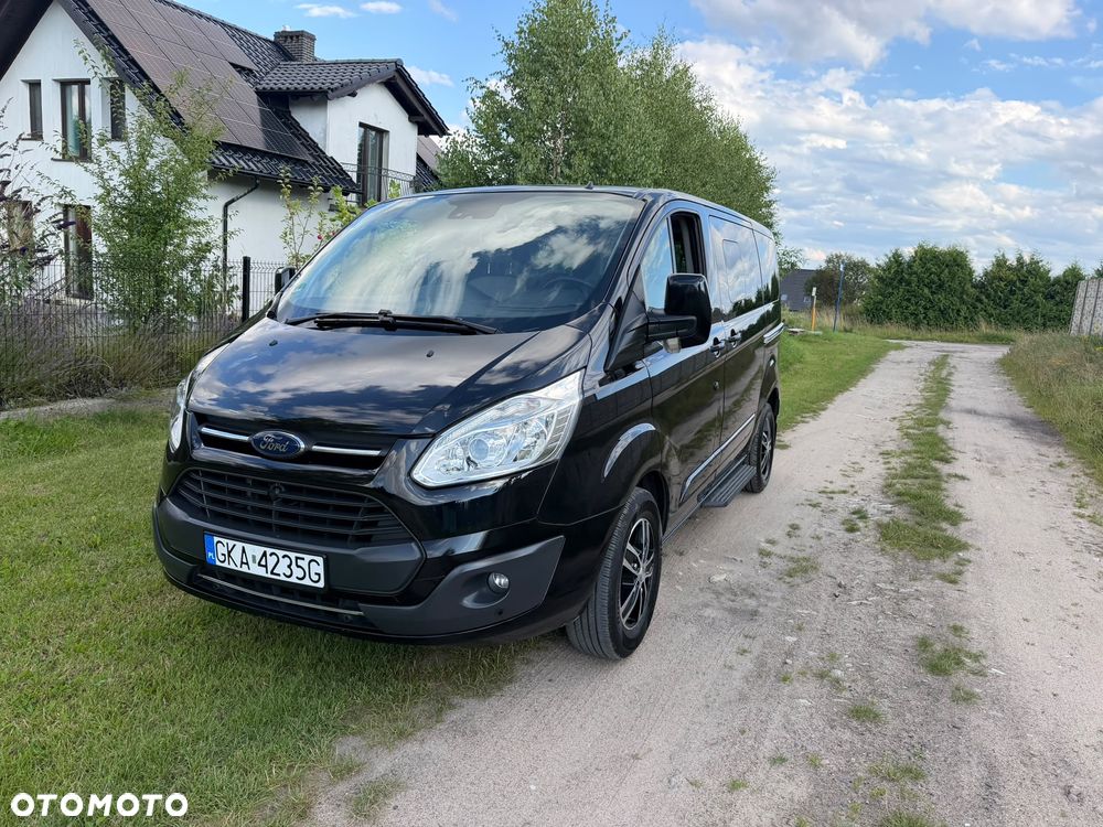 Ford Tourneo Custom - 1