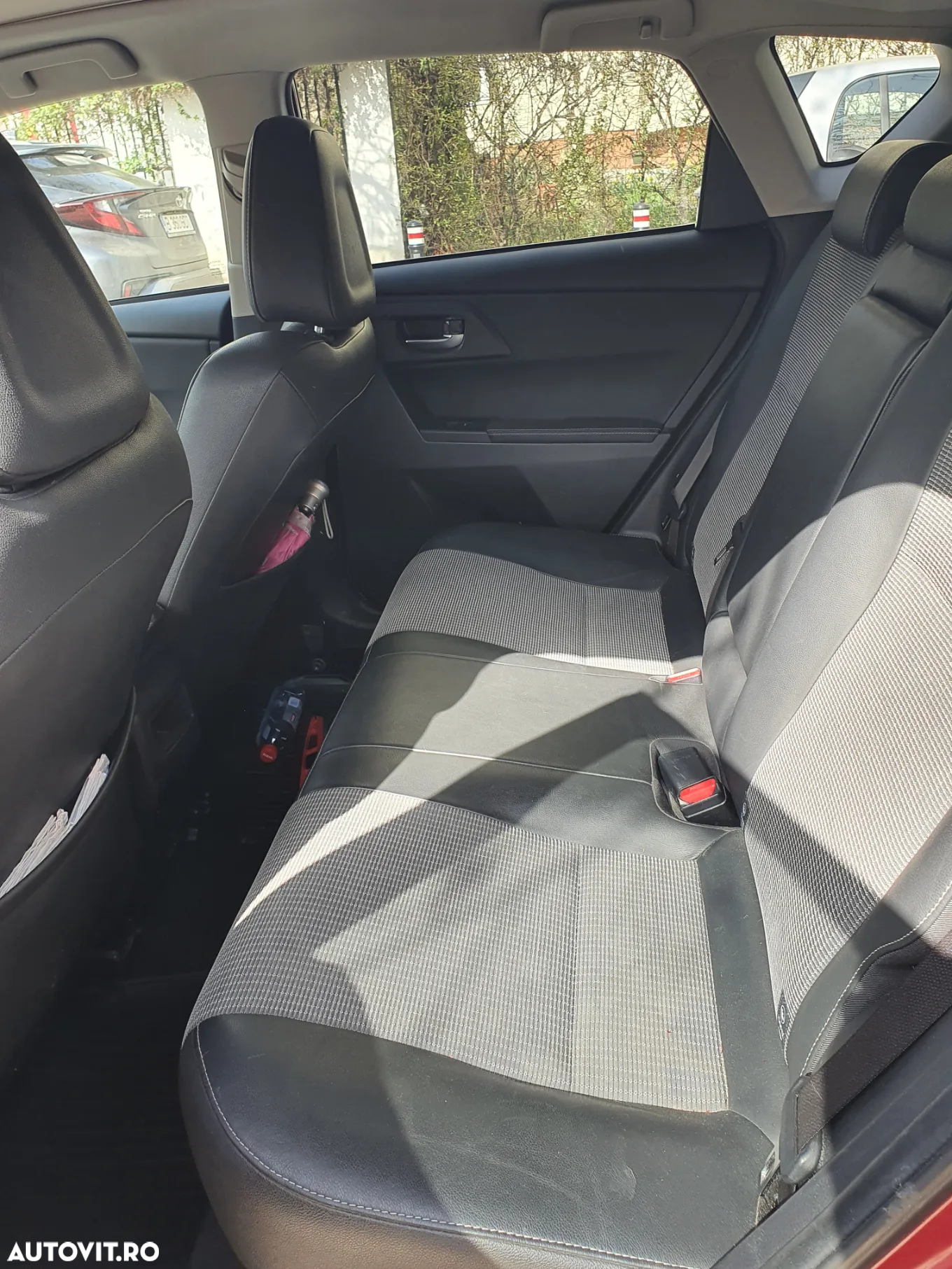 Toyota Auris 1.8 L VVT-i Hybrid Sol + - 27