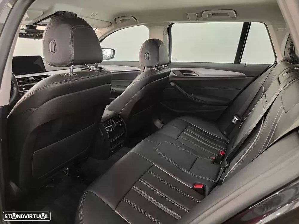 BMW 520 e Line Luxury - 37