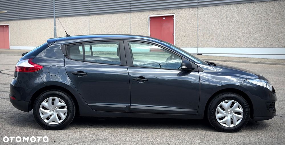 Renault Megane 1.6 16V 100 Authentique - 11