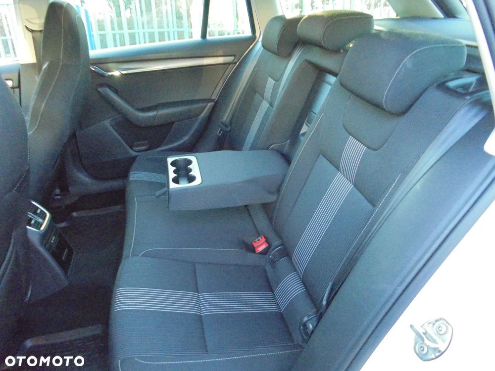 Skoda Octavia 2.0 TDI DSG Ambition - 11