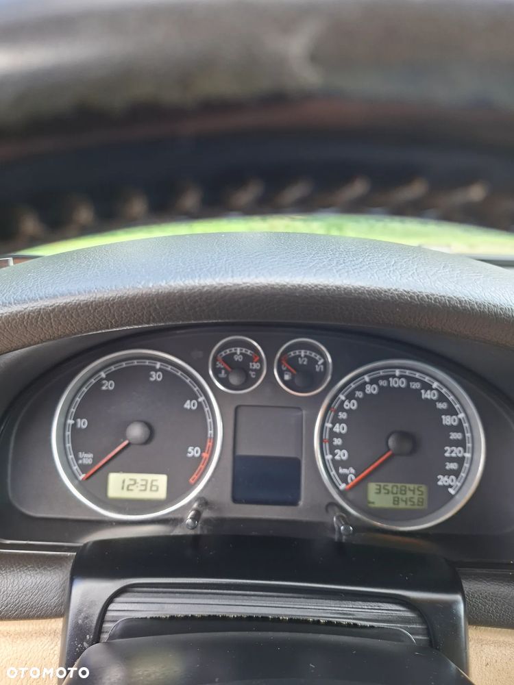 Volkswagen Passat 1.9 TDI Highline - 6