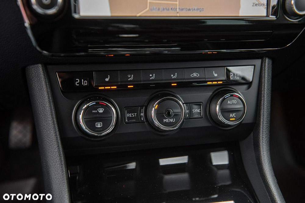 Skoda Superb 2.0 TDI DSG Premium Edition - 22