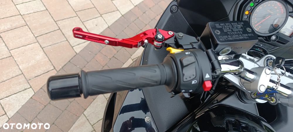 Suzuki GSX - 13