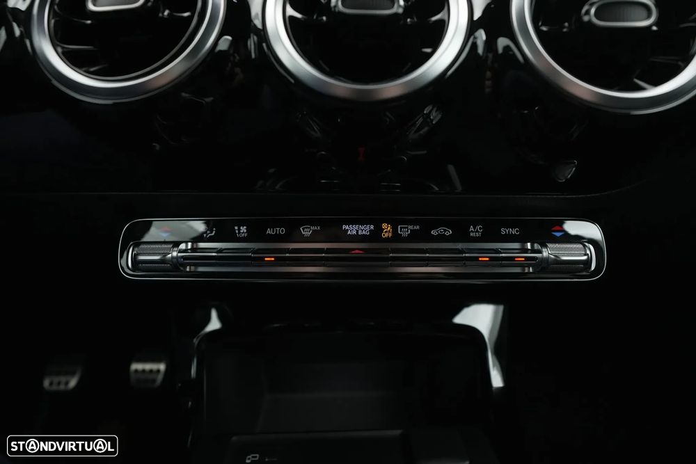 Mercedes-Benz A 200 Limousine AMG Line - 21