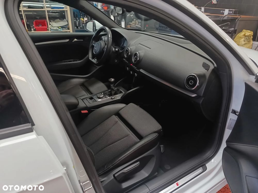 Audi A3 2.0 TDI Sportback (clean diesel) S line Sportpaket - 31