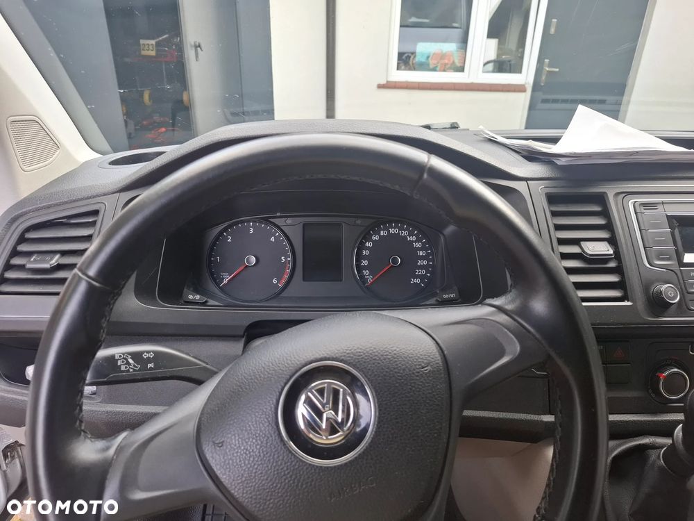Volkswagen Transporter - 14