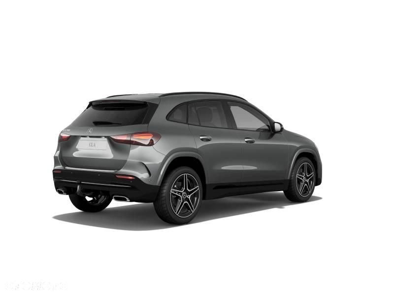 Mercedes-Benz GLA - 3