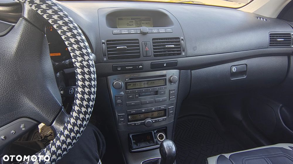 Toyota Avensis 1.8 VVT-i Sol - 15