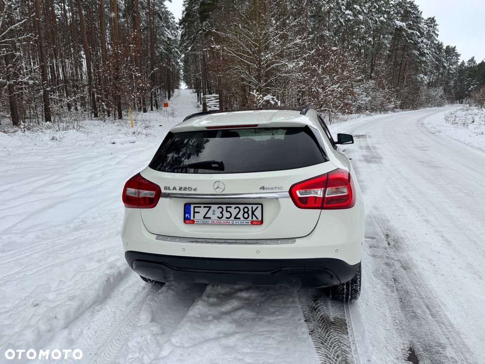 Mercedes-Benz GLA 220 d 4-Matic - 10