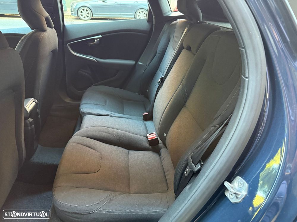 Volvo V40 1.6 D2 Momentum - 6