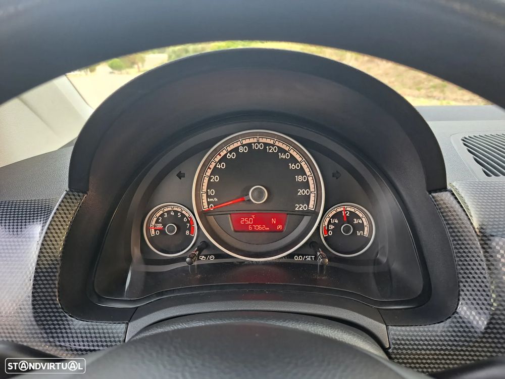 VW Up! 1.0 BlueMotion Move Auto - 17