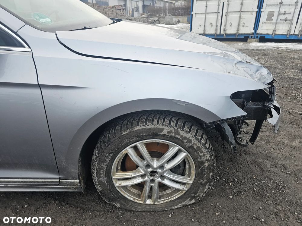 Volkswagen Passat 2.0 TDI SCR DSG Highline - 12