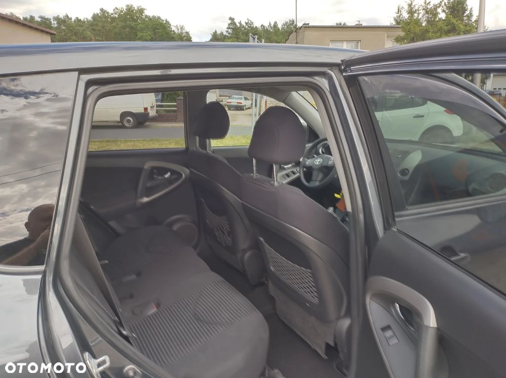 Toyota RAV4 2.2 D-4D 4x4 - 17