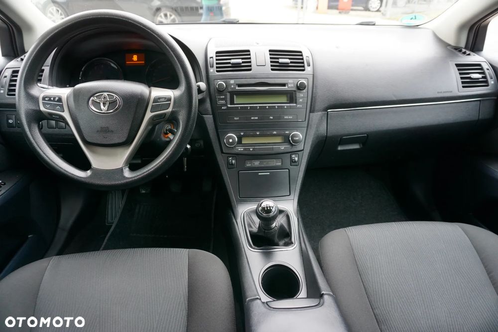 Toyota Avensis Combi 1.6 Comfort - 12