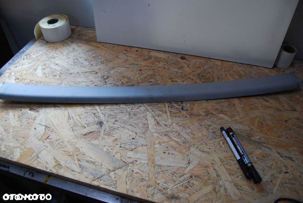 LISTWA PODSUFITKI 1H6867625 VW GOLF III GTI 5D - 1