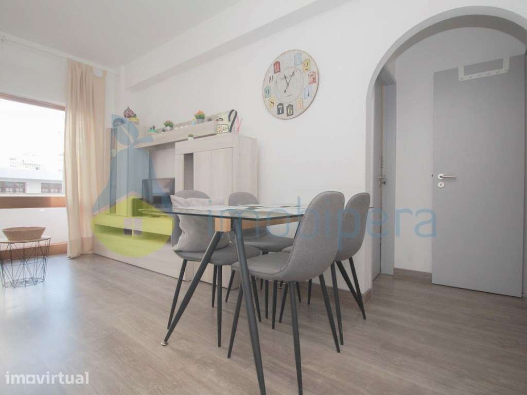 Simpático apartamento T2 renovado para venda em Armação de Pêra a 1... - Grande imagem: 5/25