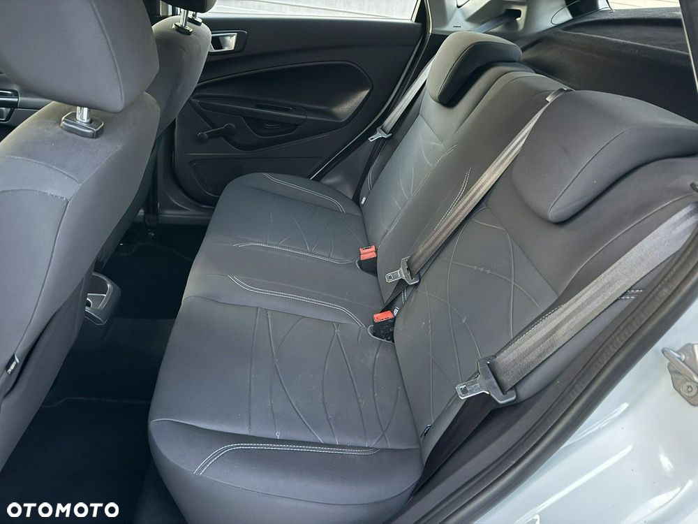 Ford Fiesta - 10