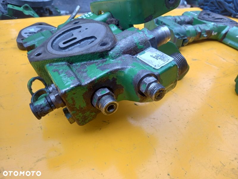 Blok zawór priorytetowy pierwszeństwa John Deere 6910 - 7
