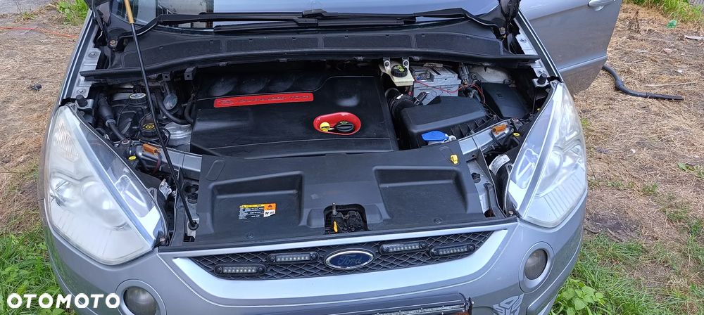 Ford S-Max - 13