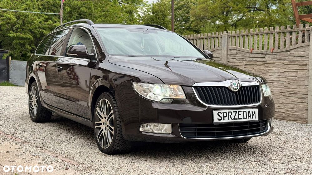 Skoda Superb 2.0 TDI DSG Exclusive - 8