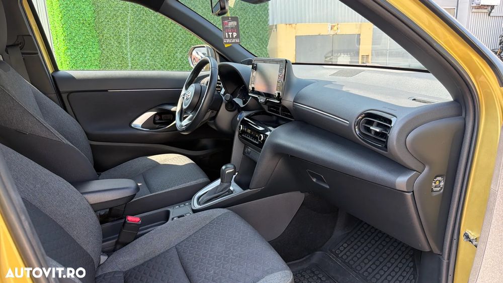 Toyota Yaris Cross 1.5 VVT-i HSD 4x2 Dynamic - 6