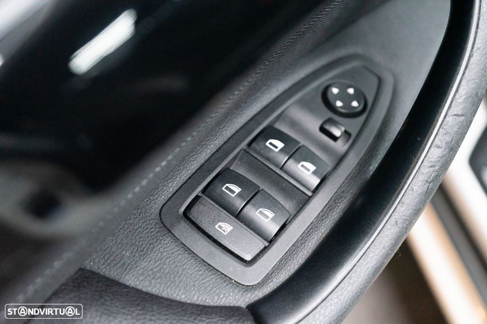 BMW X1 18 d sDrive Line Sport - 15