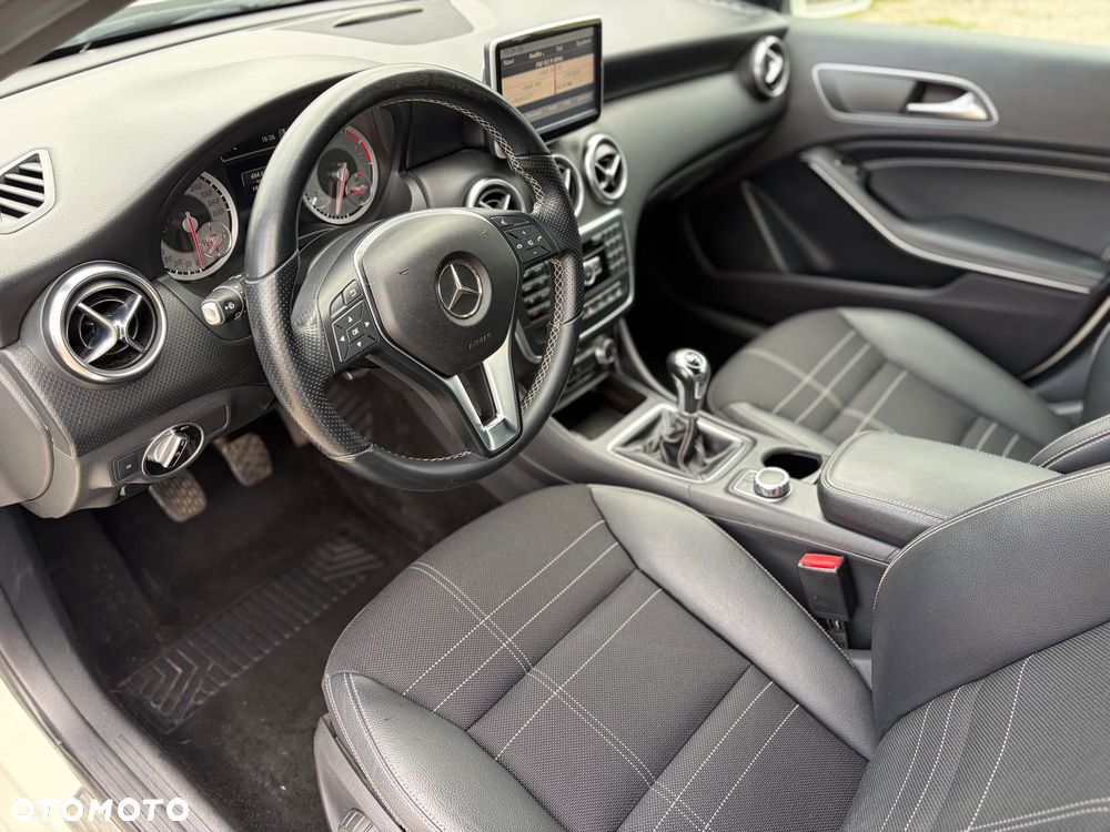 Mercedes-Benz Klasa A 180 BlueEfficiency Edition - 28