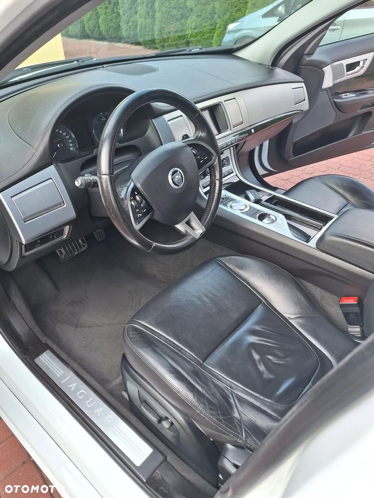 Jaguar XF 2.2 D Premium Luxury - 5