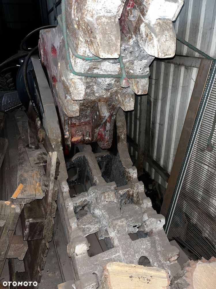 Szczęka krusząca wyburzeniowa CMB FH26 - 4