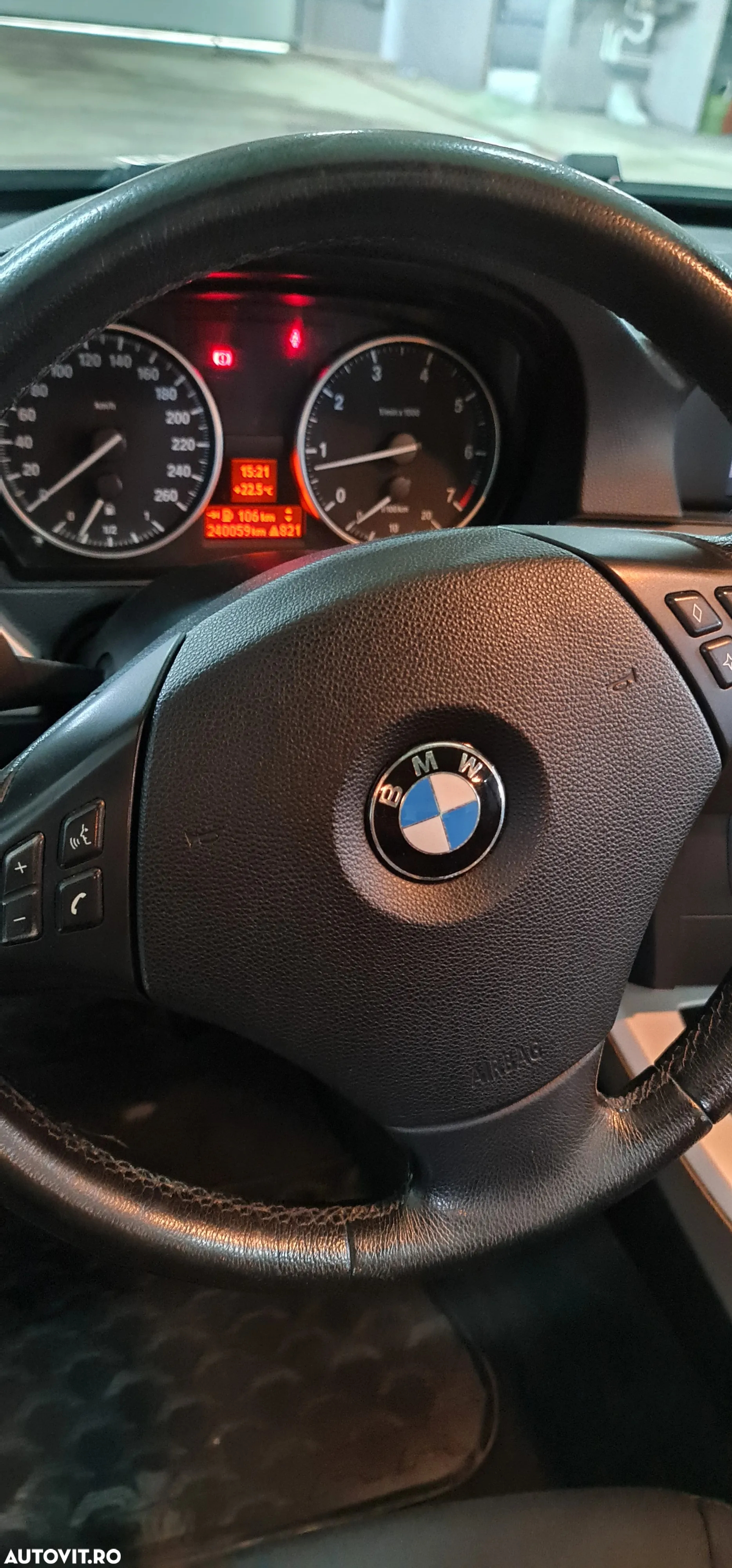 BMW Seria 3 318i Touring - 11