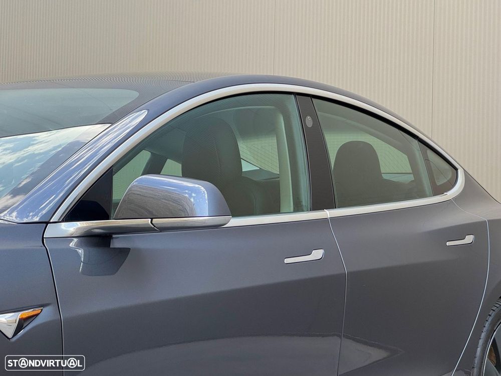 Tesla Model 3 Performance Dual Motor AWD - 24