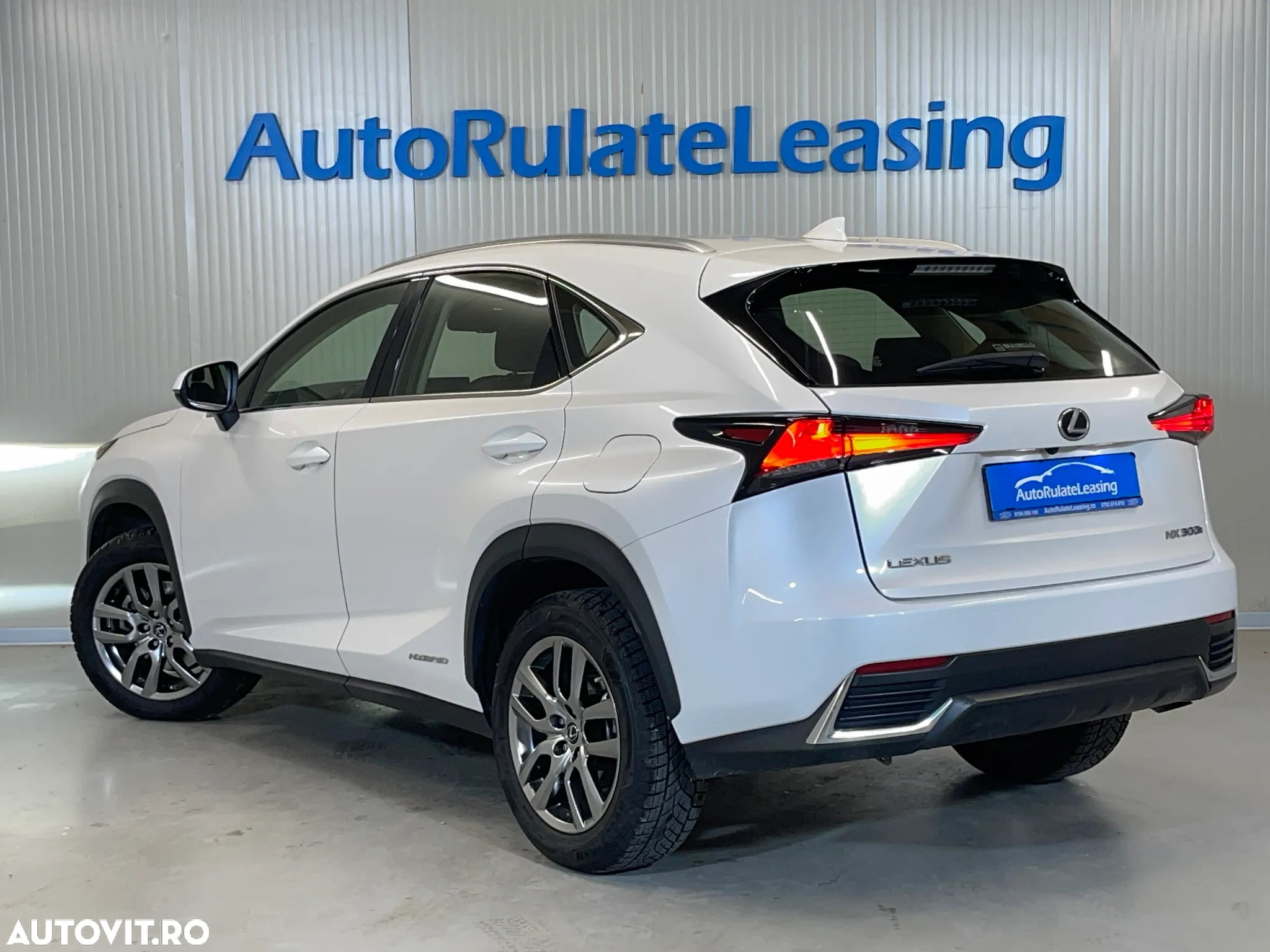 Lexus Seria NX 300h AWD Business - 4