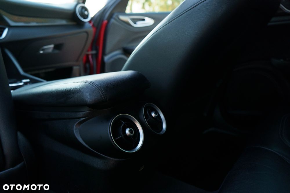 Alfa Romeo Giulia 2.0 Turbo Veloce Q4 - 36