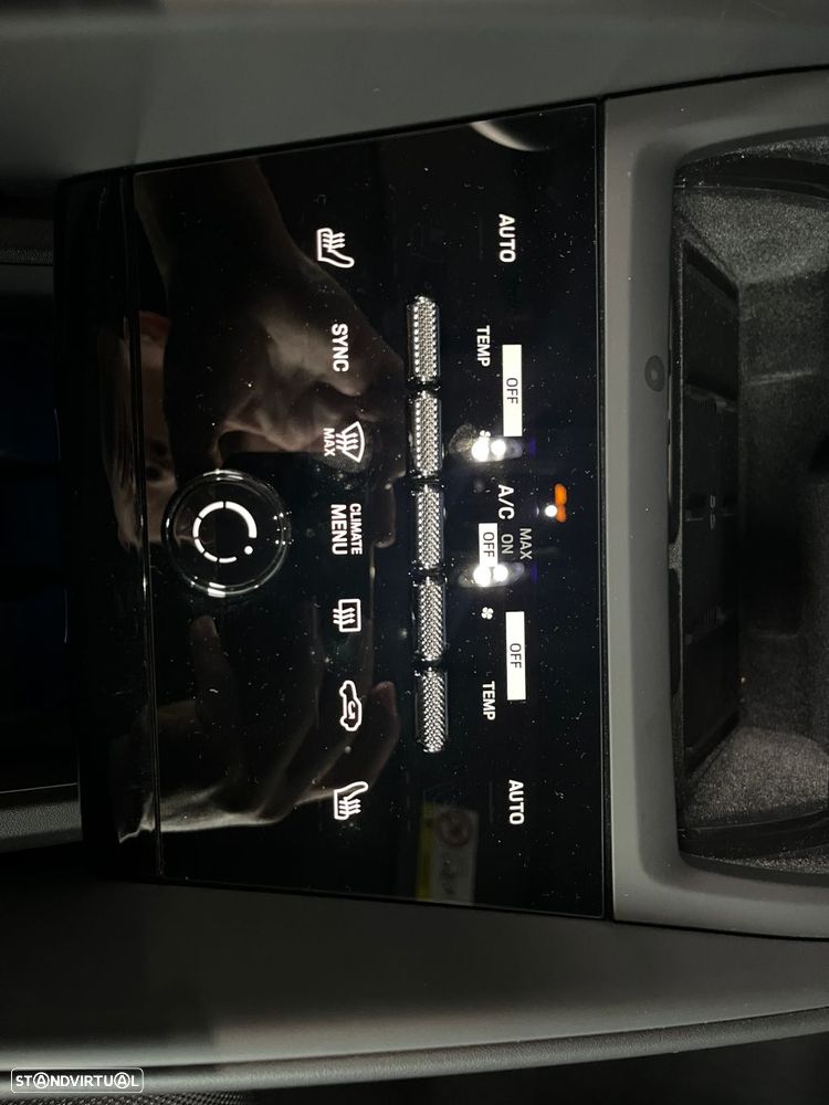 Porsche Macan Electric 4 - 34