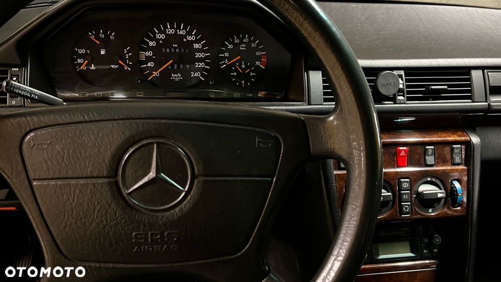 Mercedes-Benz W124 (1984-1993) - 28