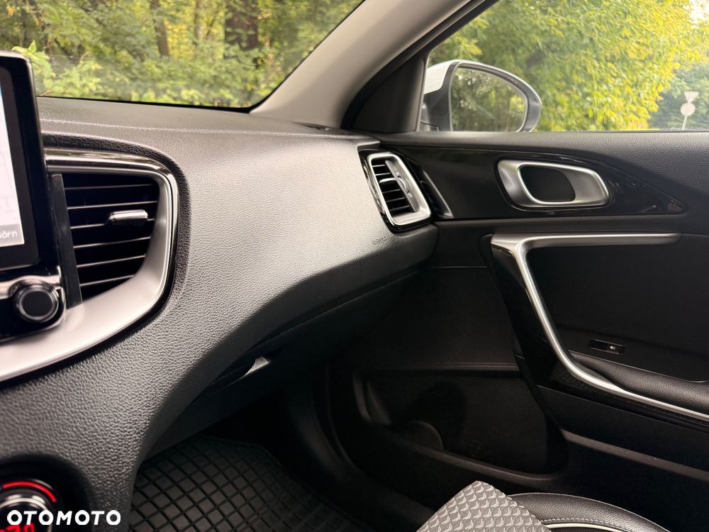Kia Ceed 1.5 T-GDI Business Line - 30